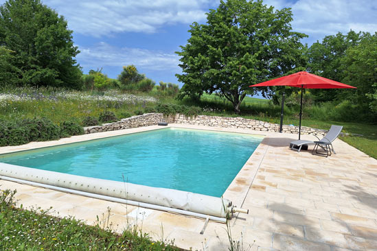 gite avec piscine près de montcuq